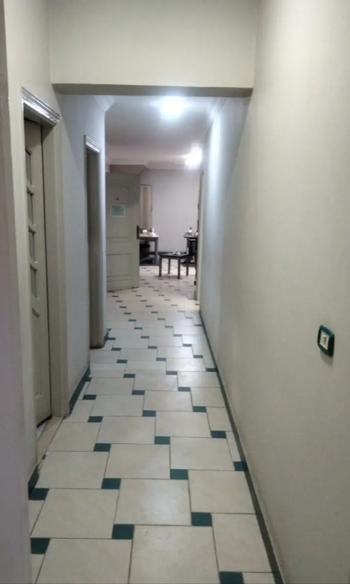 شقة مرخصة إداري للبيع خلف السراج مول