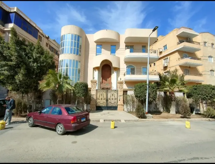 فيلا فخمة 568م بالتجمع الخامس الحي الأول - مسبح خاص (نشاط فندقي) - عقار في مدينة نصر