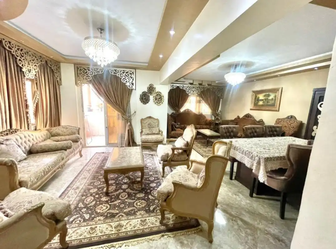 شقة 220م بحري صريح - شارع حلمي حسن علي (الموازي للنحاس) - عقار في مدينة نصر