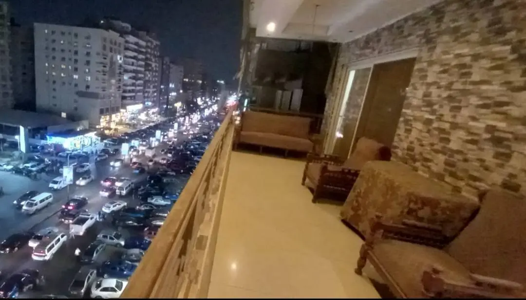 شقة 250م مسجلة - شارع مكرم عبيد الرئيسي - عقار في مدينة نصر