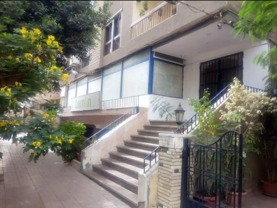 معرض تجاري 600م - متفرع من أحمد فخري - عقار في مدينة نصر